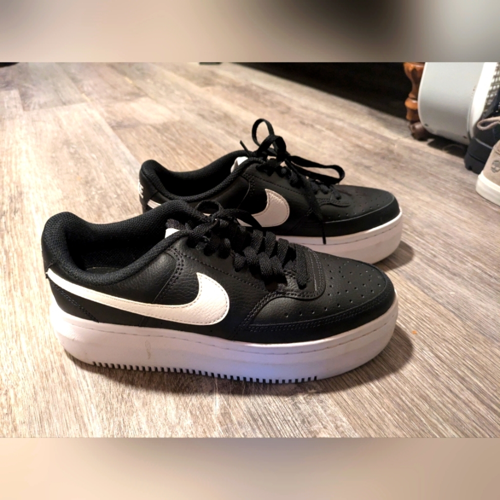 Woman's Nike sneakers